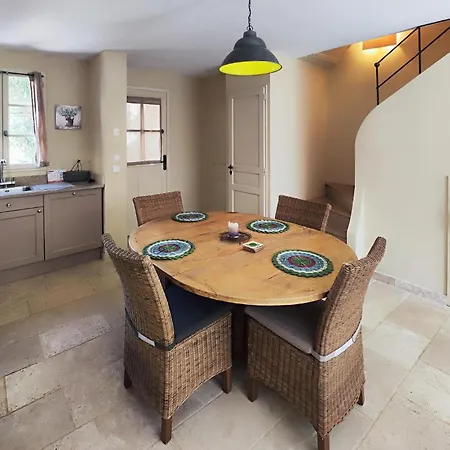 2 Bedroom Cozy In Saint-laurent-de-la-ca * 圣洛朗-德拉