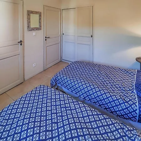 Lovely In Saint-laurent-de-la-ca 度假居 *