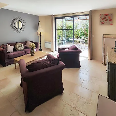 2 Bedroom Cozy In Saint-laurent-de-la-ca 圣洛朗-德拉