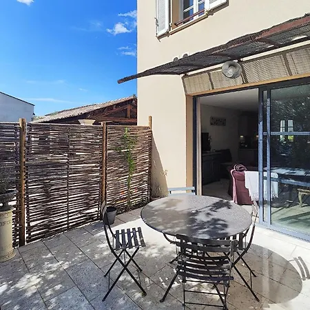 2 Bedroom Cozy In Saint-laurent-de-la-ca 度假居 *